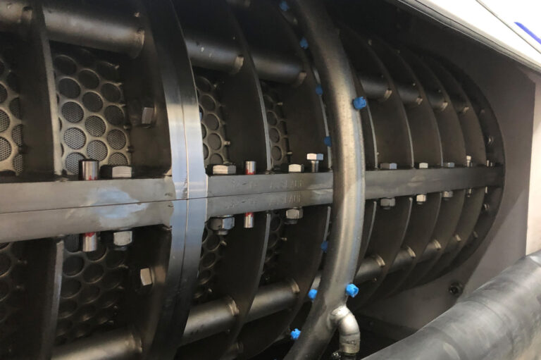 Edelstahlkorb mit Waschbalken